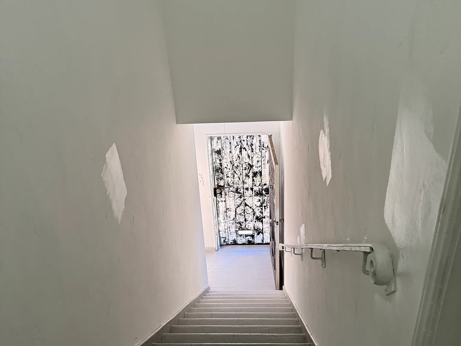 860 S Kenmore Ave — Photo 4