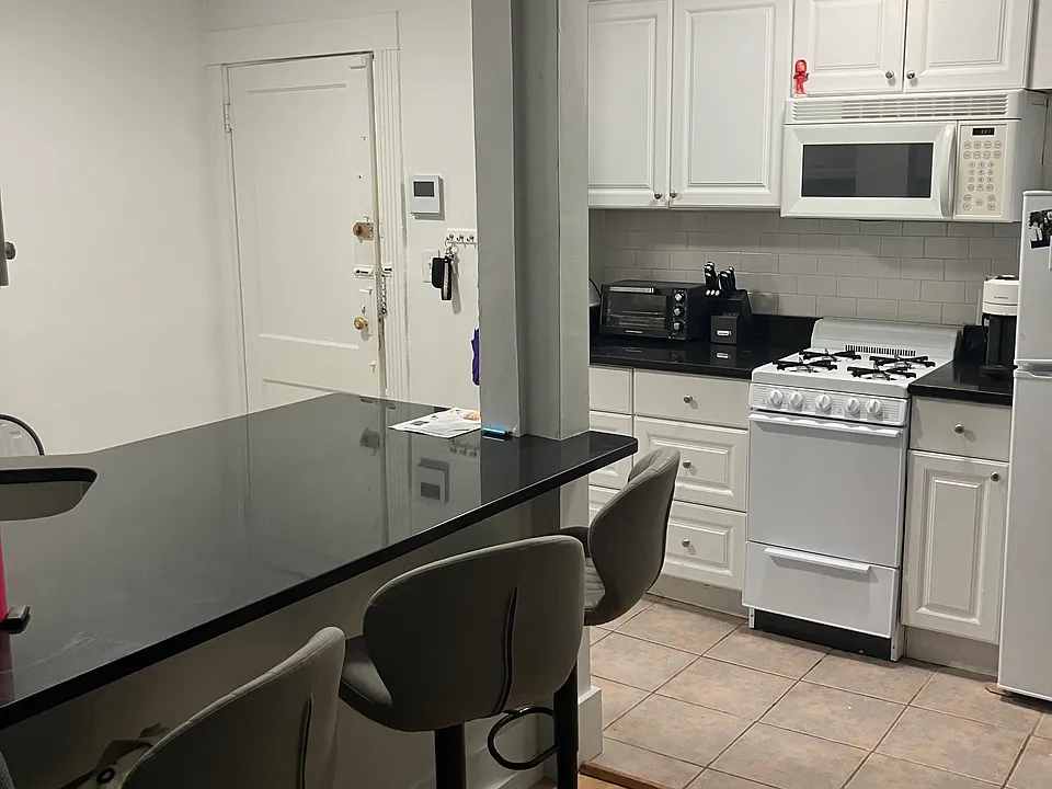 64 Hemenway St #13
