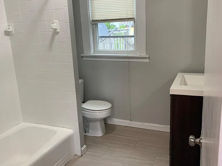 322 Warren St #3 — Photo 6