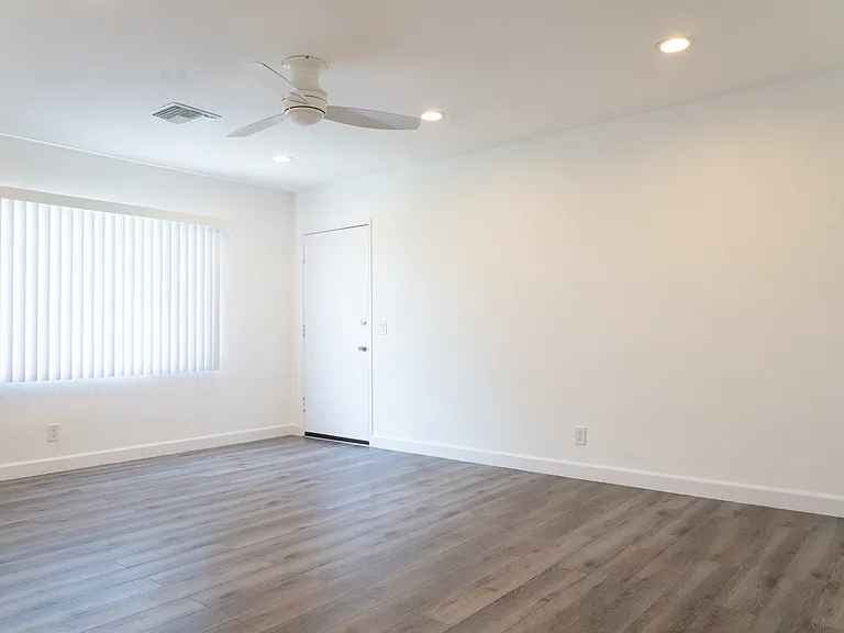6909 Hazeltine Ave #1 — Photo 5