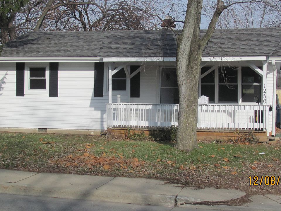 1st image of 1250 Pleasant St
