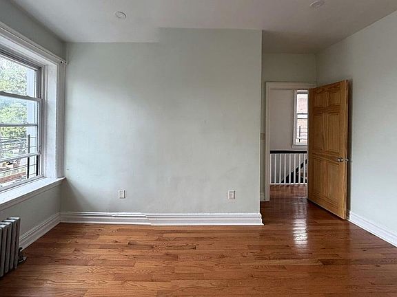 5th image of 880 E 45th St #Penthouse