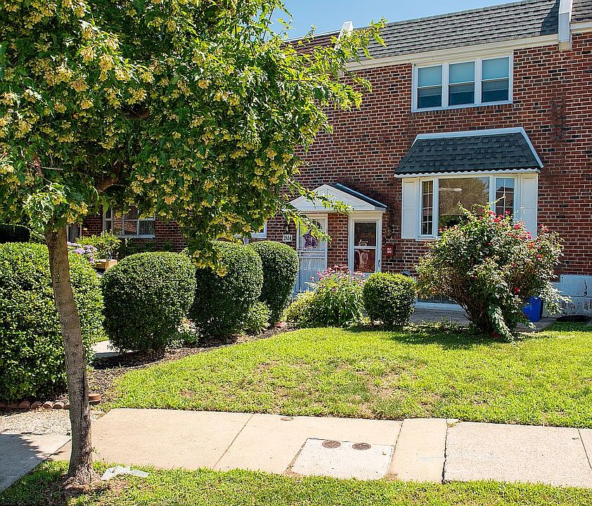 1st image of 2852 Tolbut St