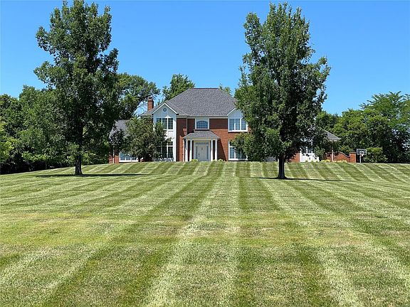 2nd image of 10 Lakeside Dr