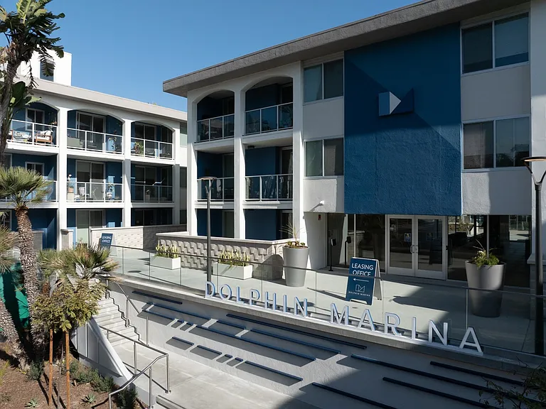 Dolphin Marina — Photo 18