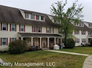 8 Overlook St APT 9, Whitinsville, MA 01588