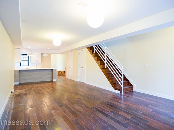 5th image of 646 Chauncey St