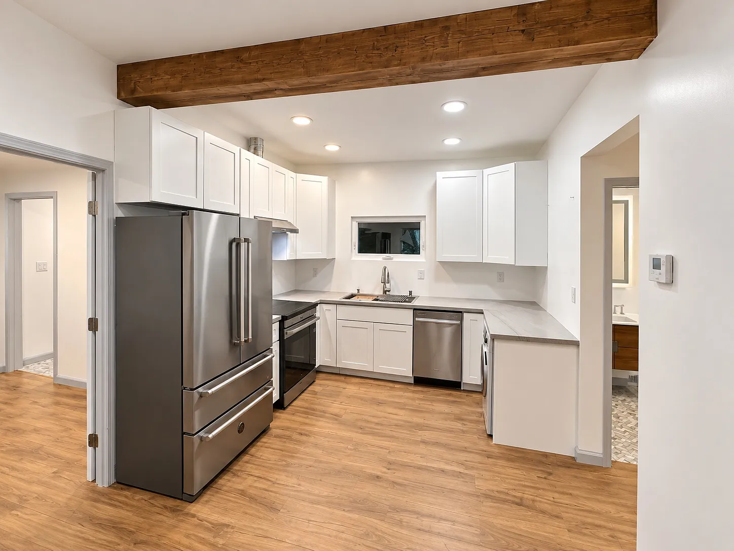 2 bed, 639 sqft, $2,995 — Photo 2