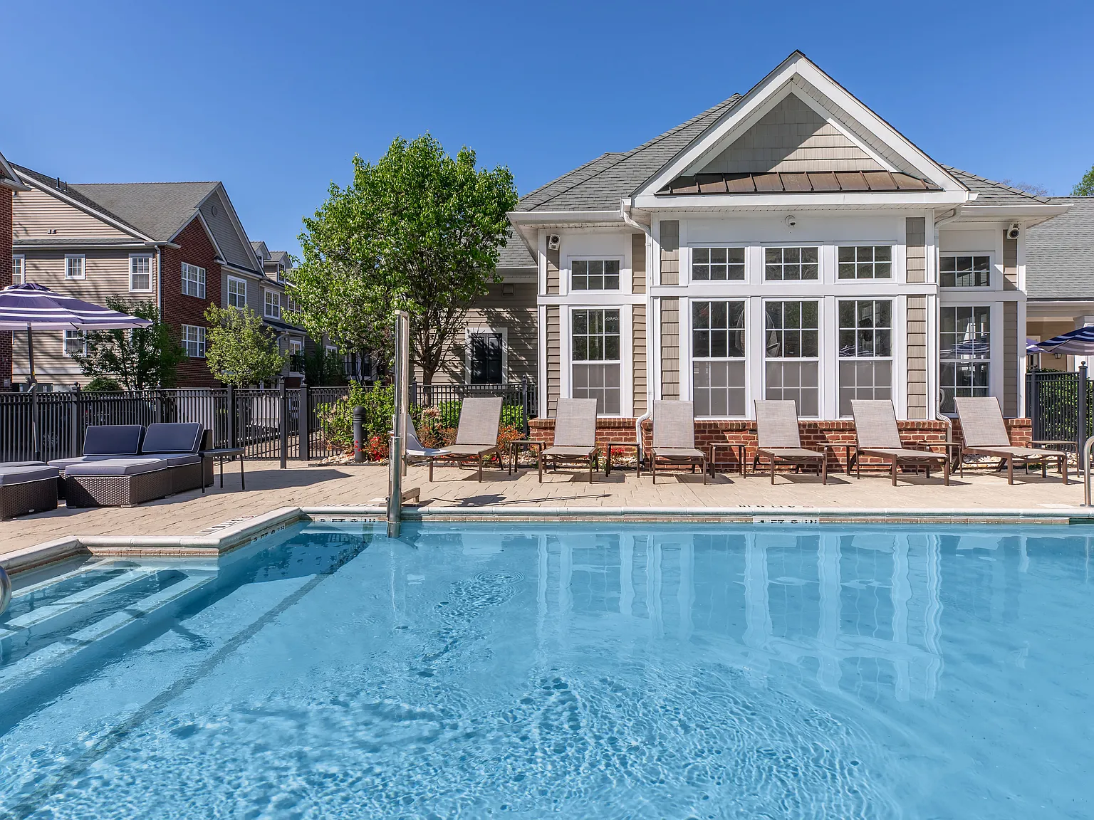 Huntington Townhomes — Photo 3