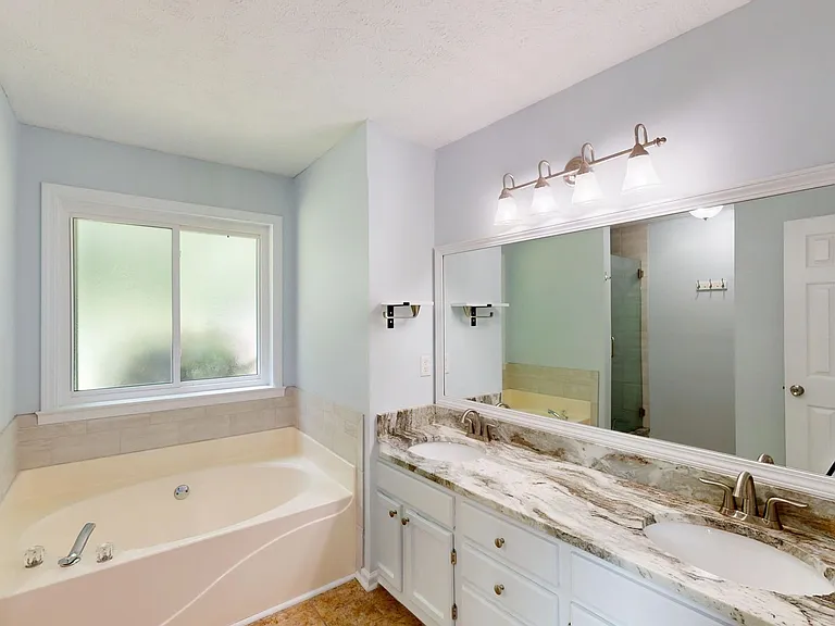 226 Meadow Oaks Ct — Photo 19