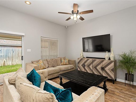 3rd image of 1815 Fawn Cir