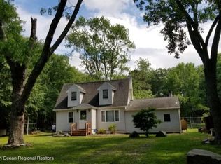 10 Lautarick Ln, Howell, NJ 07731