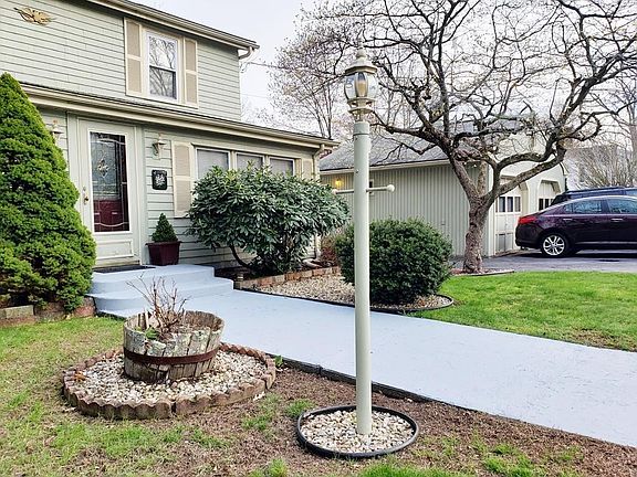 4th image of 35 Magnolia St