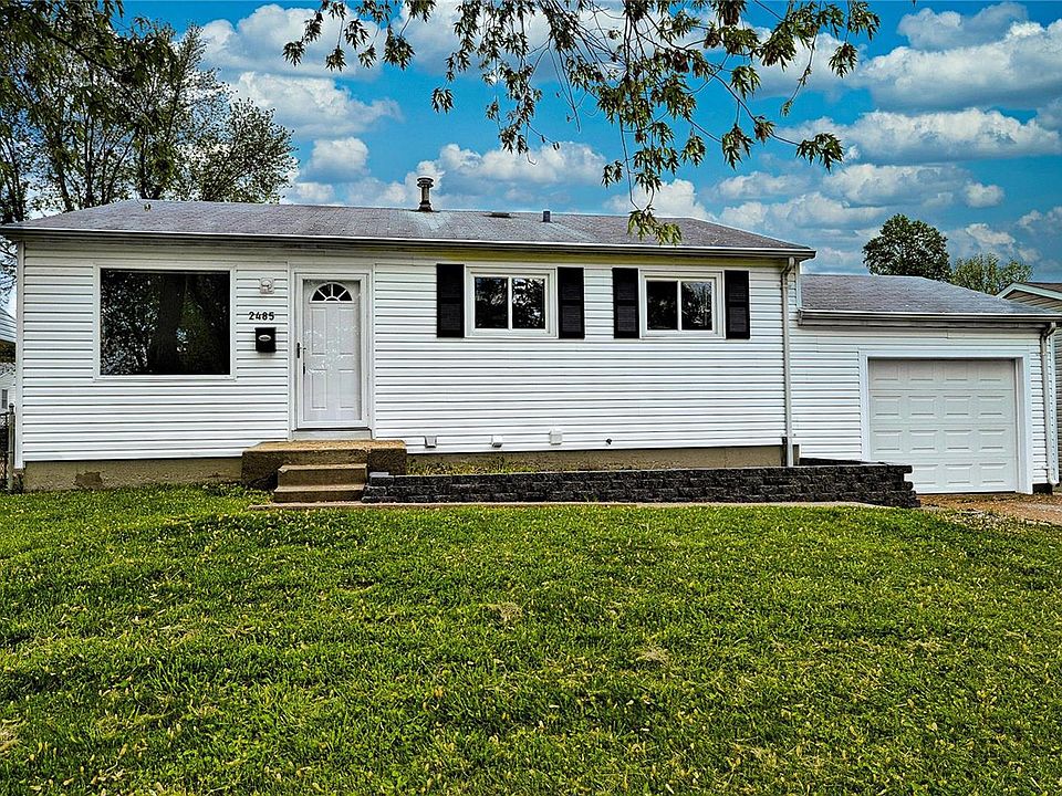 1st image of 2485 Hawthorne Manor Dr
