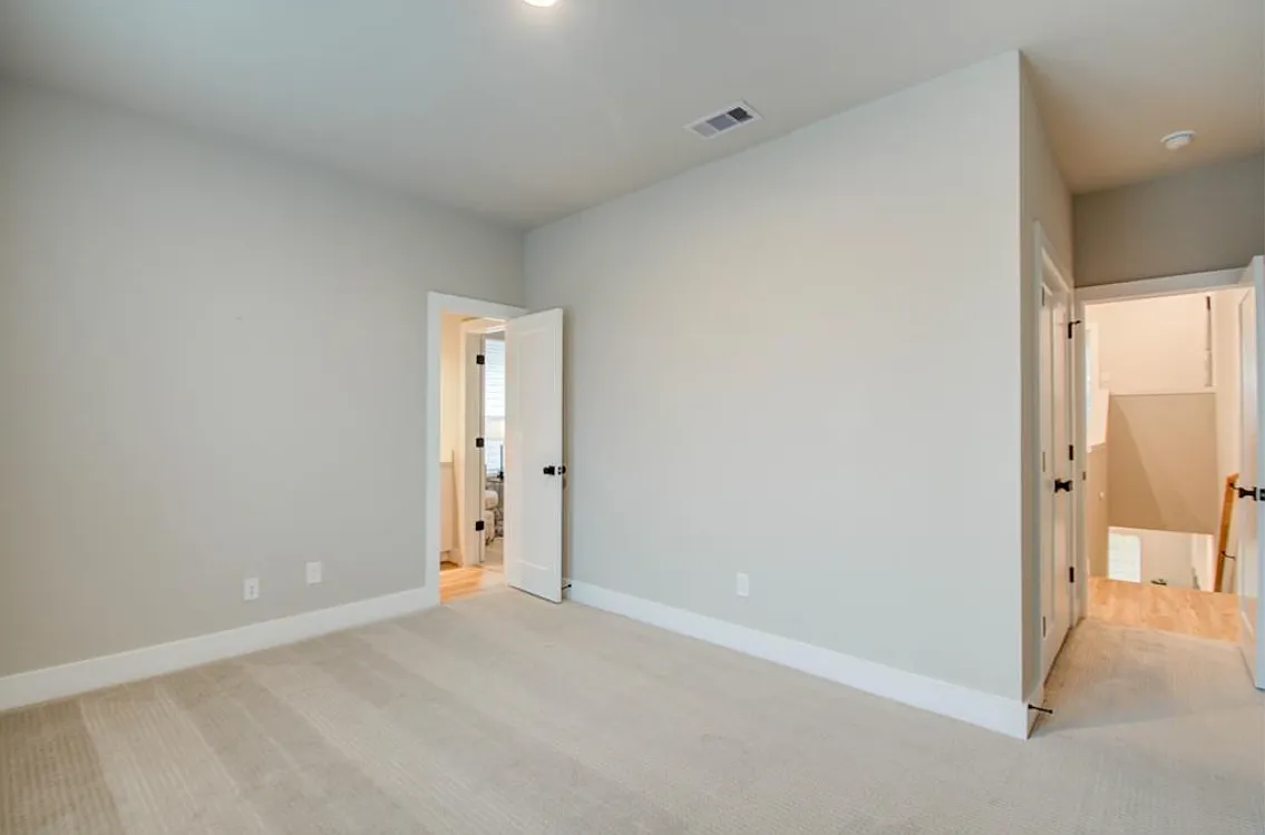 3 bed, 2.5 bath, 1850 sqft, $2,550 — Photo 2
