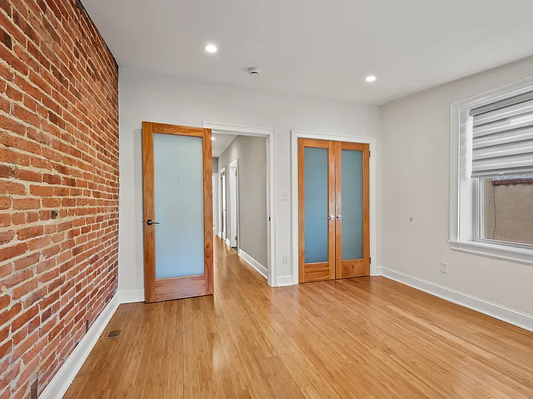 412 E Lanvale St — Photo 11