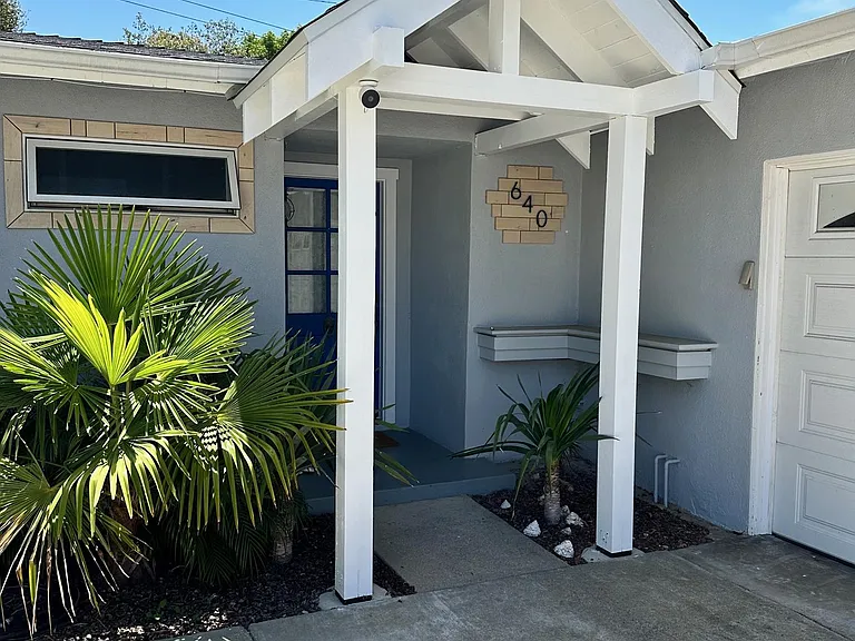 640 Aurora Ave — Photo 2