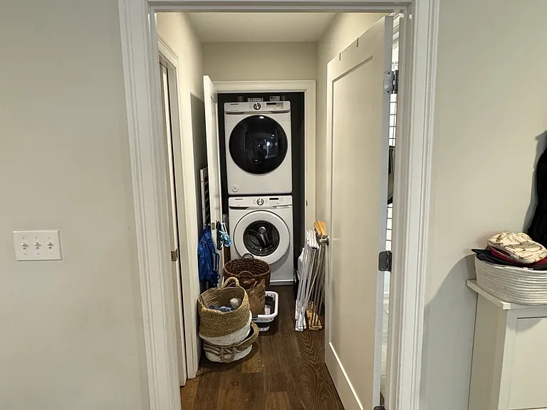 545 E 3rd St #1 — Photo 24