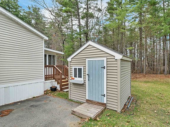3rd image of 6 Centerwood Drive