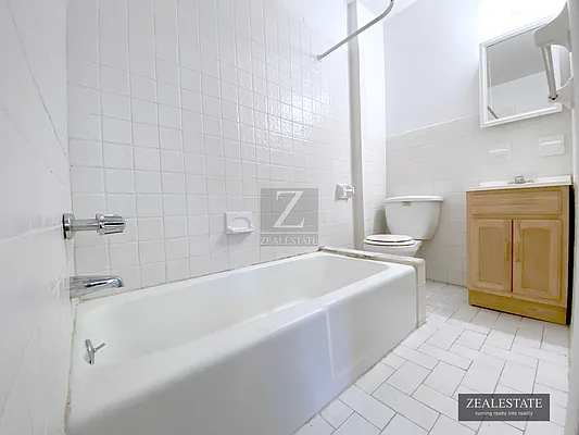 Rented by ZealEstate Group Inc | media 3