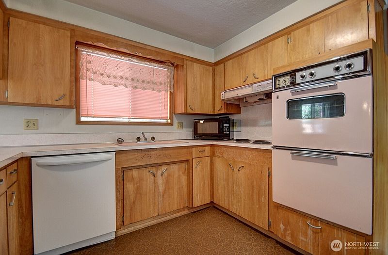 5th image of 7112 5th Avenue SE