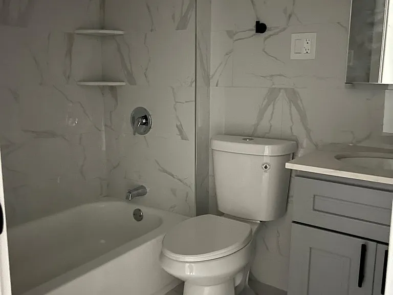 724 E 218th St #2 — Photo 3