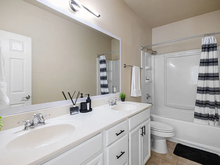 154 Castleridge Dr #B — Photo 16