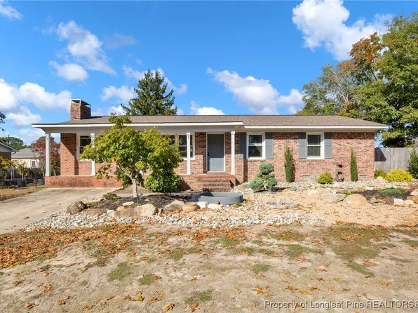 3754 Golfview Rd, Hope Mills, NC 28348