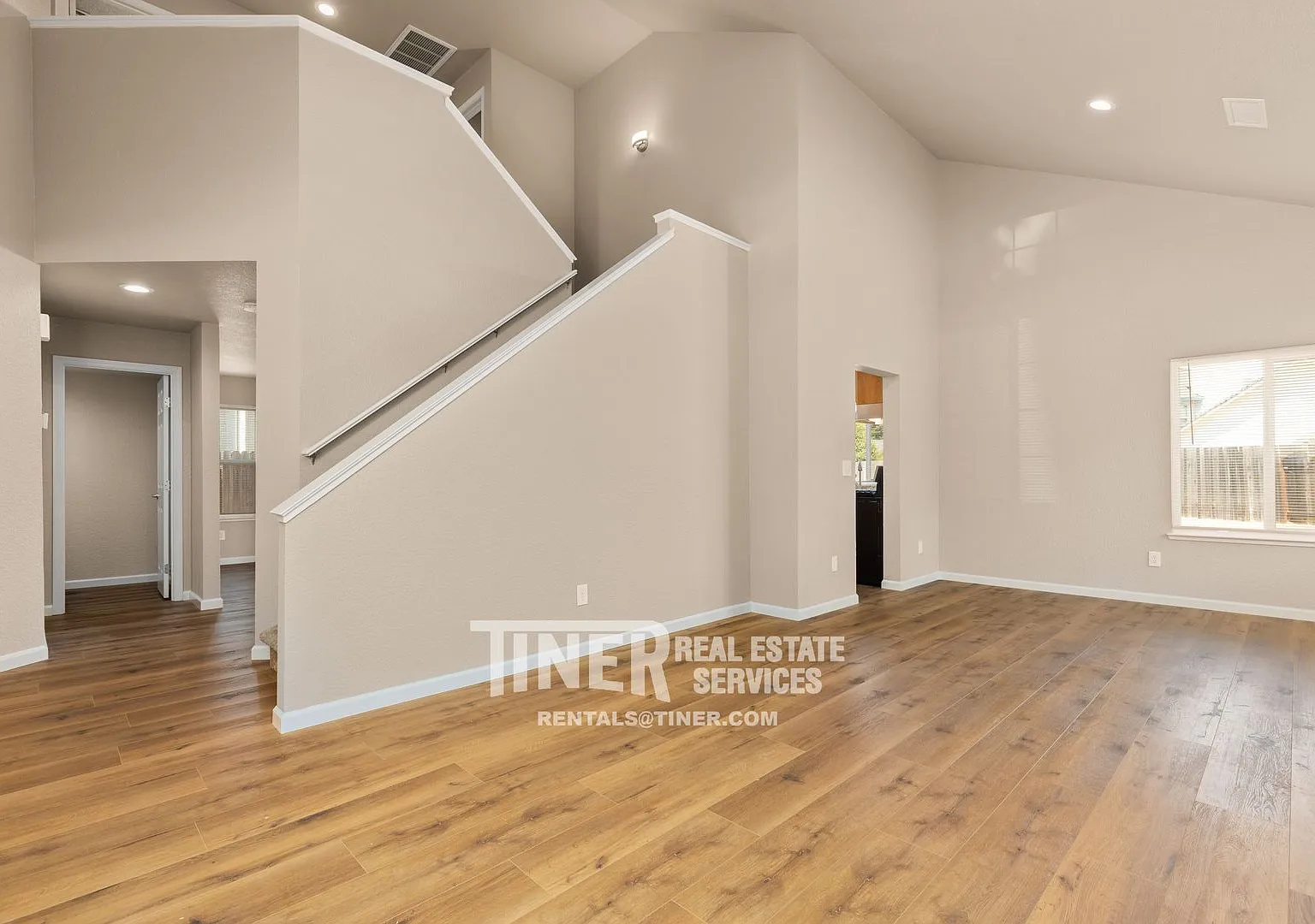 Beautifully Remodeled 4 Bedroom Home — Photo 4