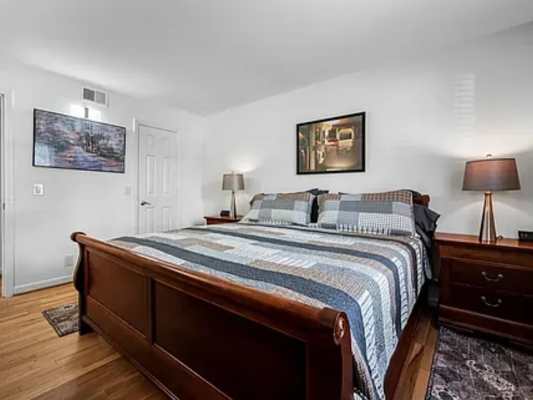2905 Burch Ave #103 — Photo 21