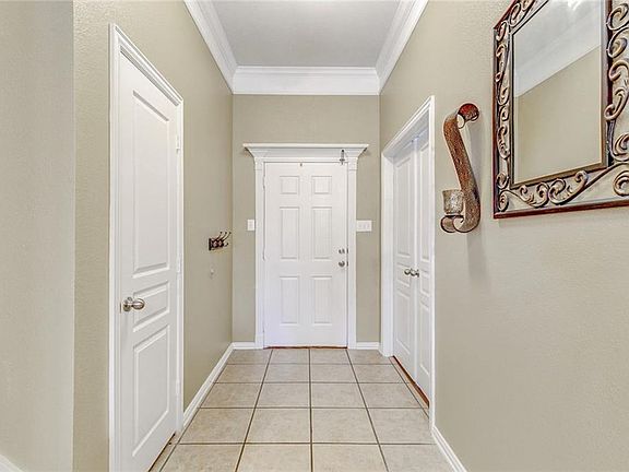 5th image of 305 Wonder Oak Ct