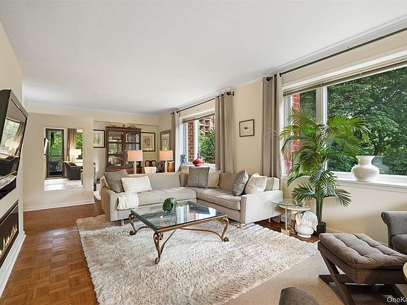 4th image of 16 Rockledge Avenue #2D-1