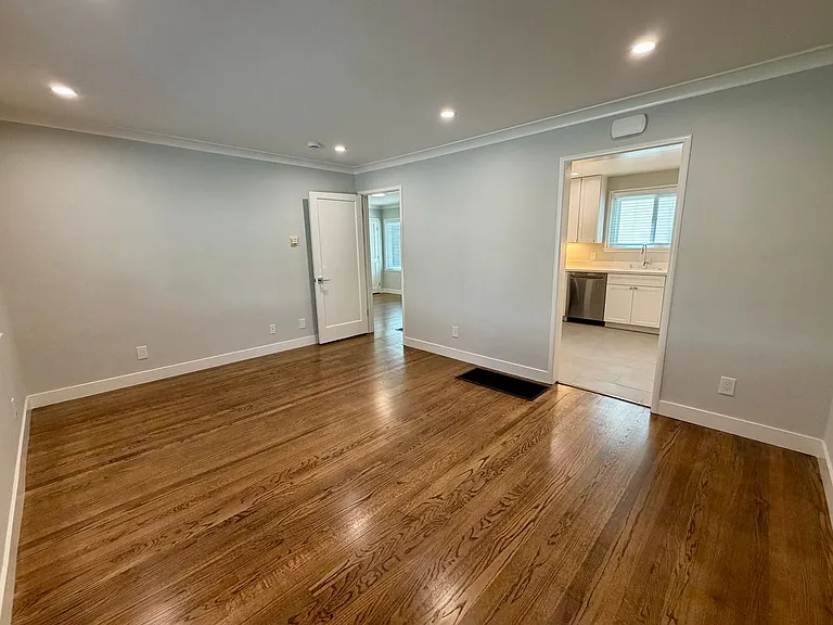 Laurel Oaks Apts — Photo 28
