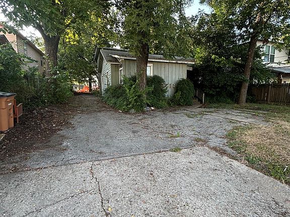 2nd image of 4701 Harmon Ave