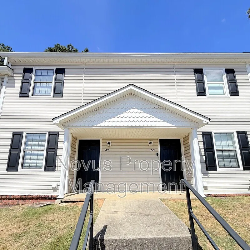 2 bed, 1.5 bath, 1050 sqft, $1,185 — Photo 1