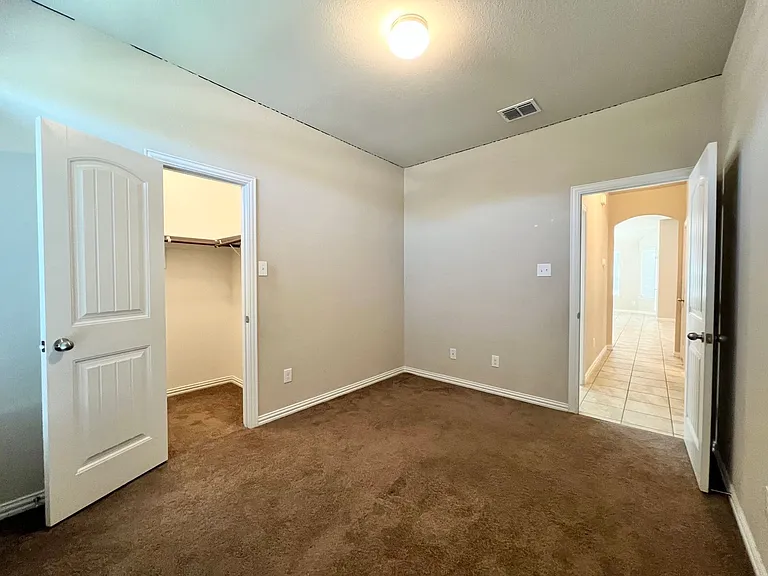 215 Clark Dr — Photo 25