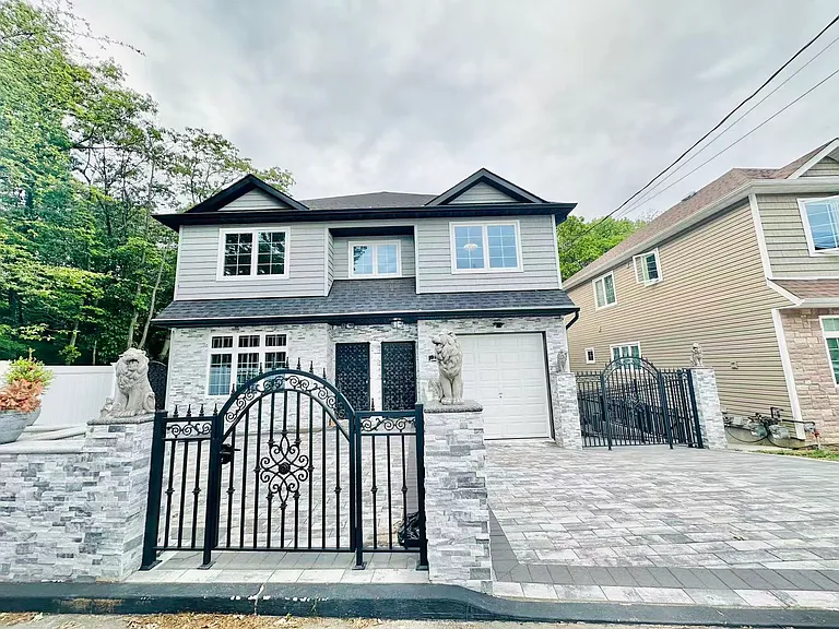 74 Harris Ln #B — Photo 1
