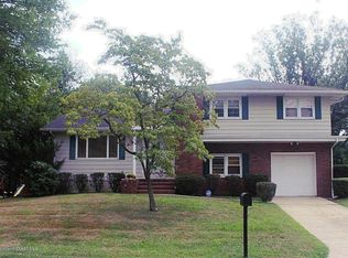 512 Elizabeth St, Oakhurst, NJ 07755