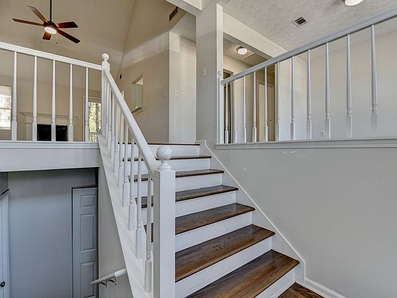 3rd image of 510 Saint James Ct #1