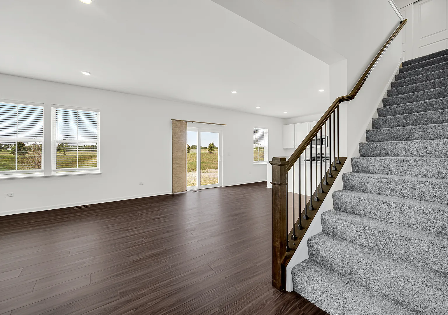 3 bed, 2.5 bath, 2074 sqft, $3,800 — Photo 3
