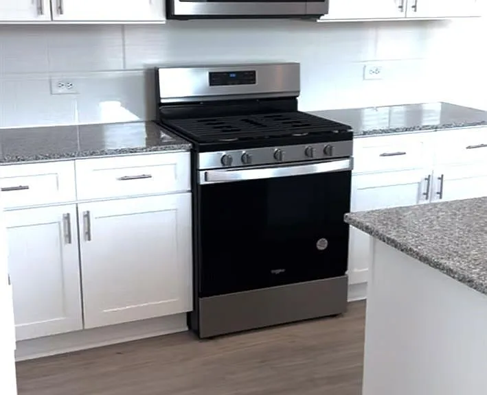 26073 Hampshire Dr — Photo 3