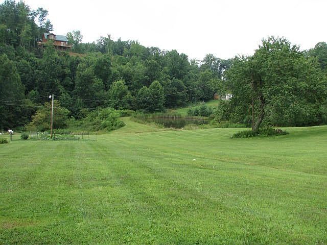 2nd image of 2089 Deer Run Rd