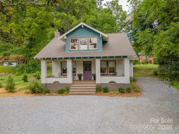 1327 Skyland Dr, Sylva, NC 28779