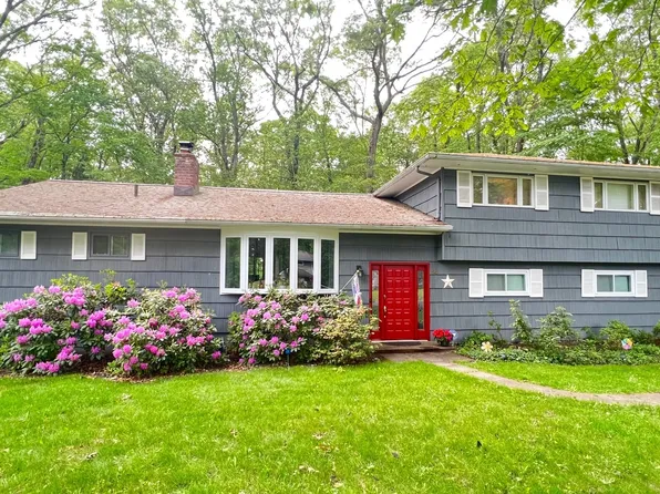 14 Live Oak Road, Norwalk, CT 06851