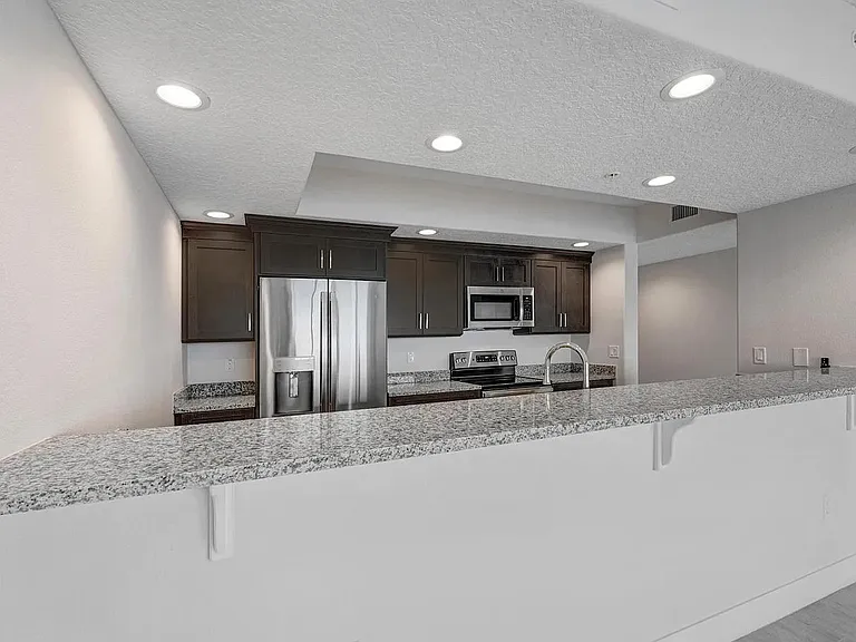 1805 Riverside Dr — Photo 31