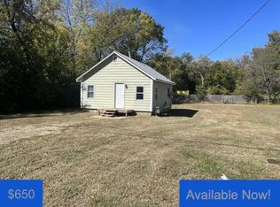 325 9th St, Ogden, KS 66517