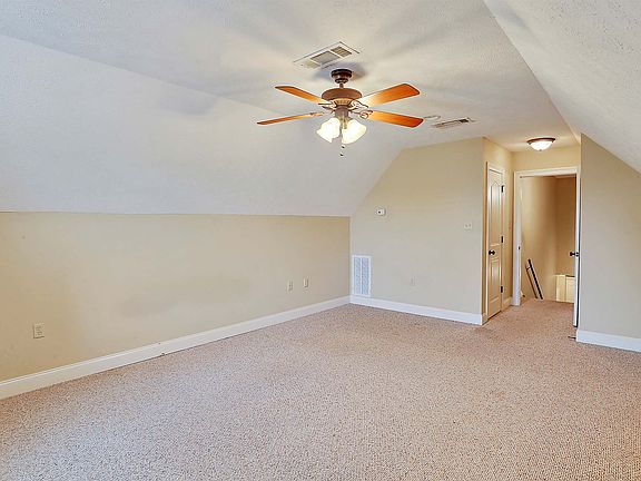 5th image of 206 Willow Crest Cv