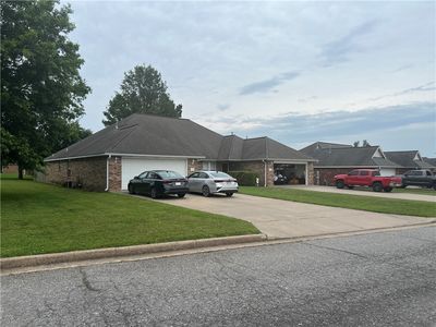 211 Ravenwood Blvd, Siloam Springs, AR, 72761