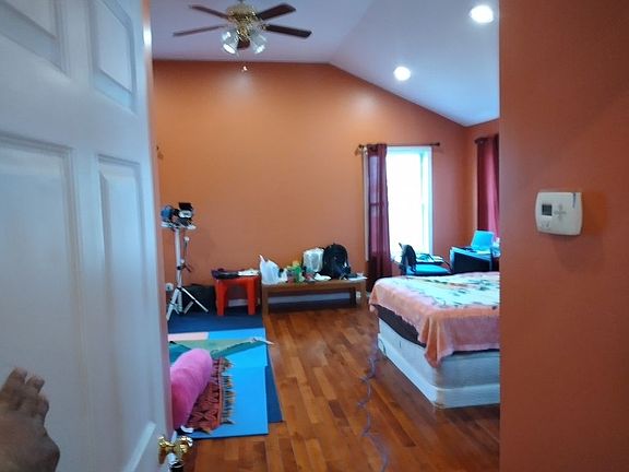 5th image of 674 Burdette Ave