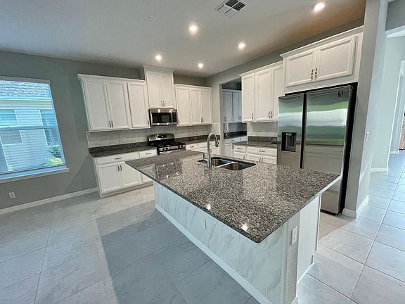 4th image of 1139 Lakeside Estates Dr